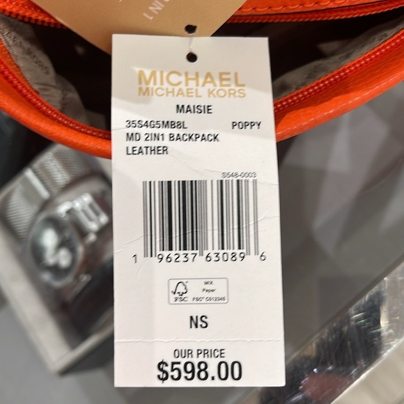 MICHAEL KORS
Maisie Medium Pebbled Leather 2-in-1 Backpack
Poppy
NWT - Picture 5 of 16